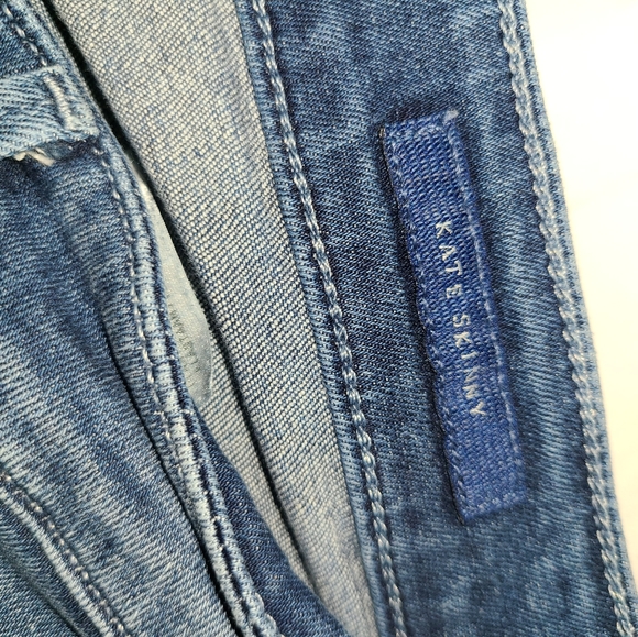 Guess Jeans - Picture 11 of 13